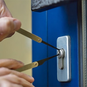 What are emergency locksmith services- Door N Key Locksmith